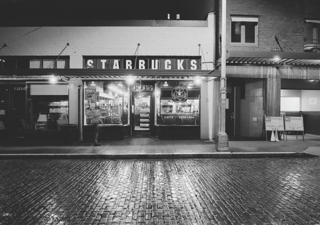 Cửa hàng Starbucks đầu tiên tại Seattle.