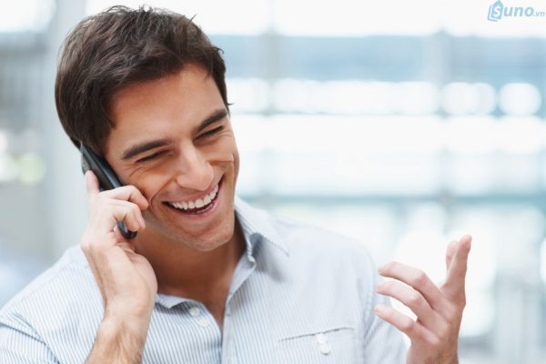 Không bao giờ gác máy trước là một trong những kỹ năng cần có của nhân viên bán hàng qua điện thoại