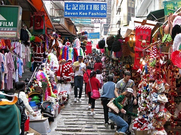 Chợ Bạch Mã - nơi cung cấp quần áo Quảng Châu 